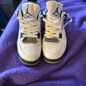 Nike White and Black Sneakers